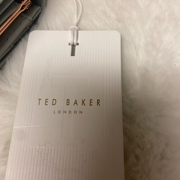 NWT! Yes Baker London Grey (mint green) Wallet - Picture 14 of 14